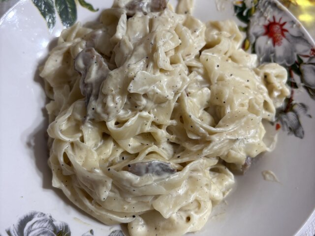 Tagliatelle cu ciuperci și smântână