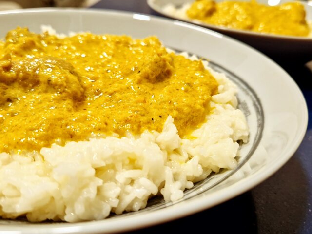 Prepeliță cu orez Basmati și curry picant