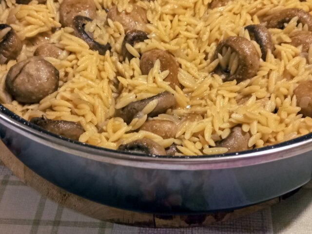 Orzo cu ciuperci întregi