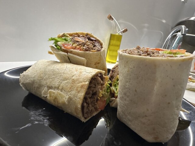 Burrito cu carne tocată și cheddar