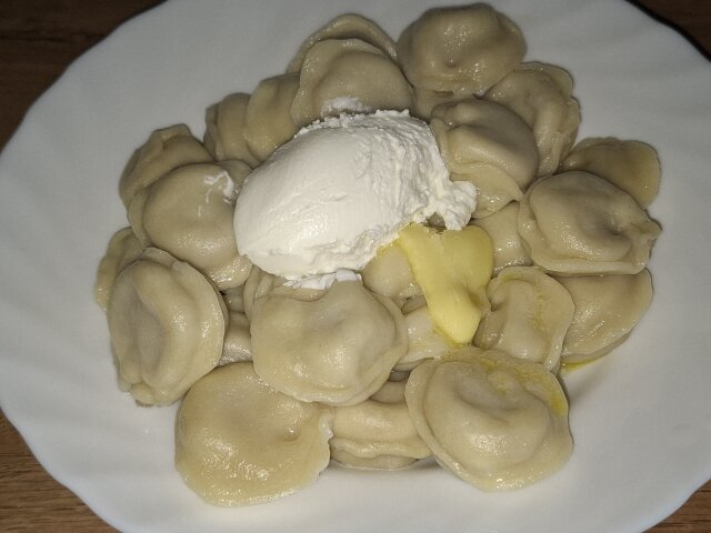 Pelmeni rusești cu umplutură delicioasă