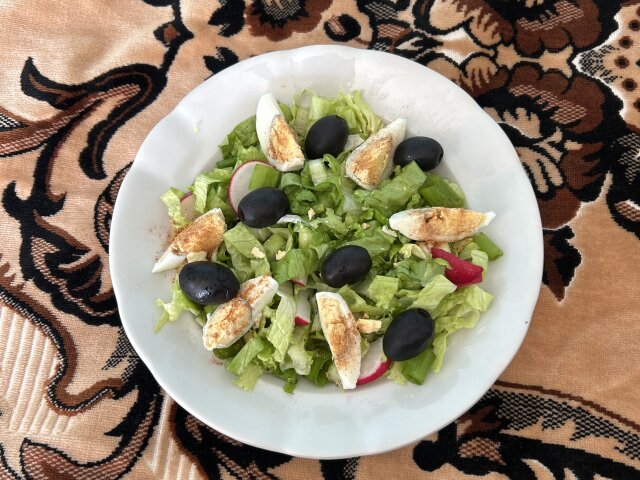 Salată verde de Paște, cu ouă