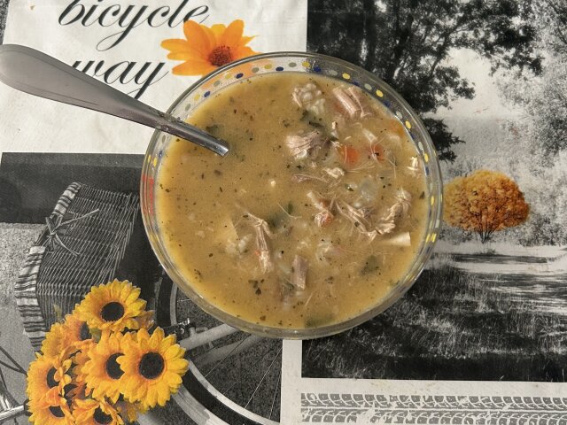Supă de coaste de miel și mentă creață proaspătă